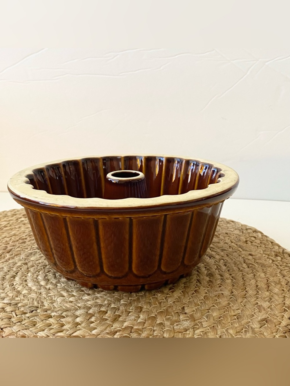 VINTAGE Glazed Debossed Leaf Pottery Bundt Cake Pan/Jello Mold 6” - Picture 2 of 14